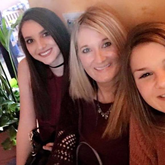 Meet your Posher, Lynzie - Picture 1 of 1